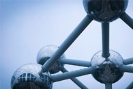 Исследователи обнаружили удивительный фазовый переход в графене «Магический угол» Исследователи обнаружили удивительный фазовый переход в графене «Магический угол»