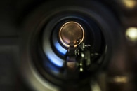 Самая маленькая в мире самоскладывающаяся птица-оригами может проложить путь для нано-роботов Самая маленькая в мире самоскладывающаяся птица-оригами может проложить путь для нано-роботов